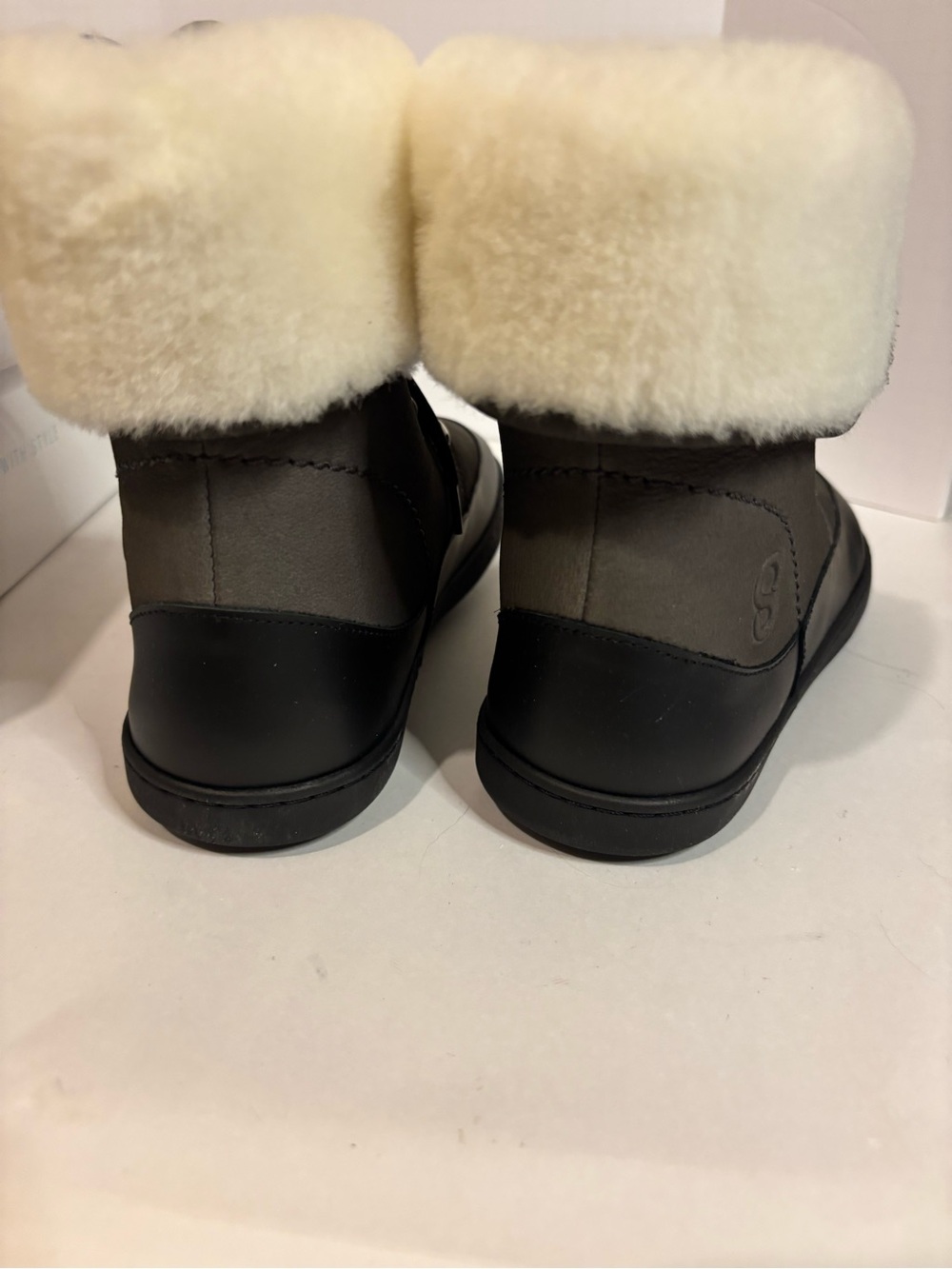 Shapen Gray Shearling-Lined Lace-Up Boots - Picture 4 of 7